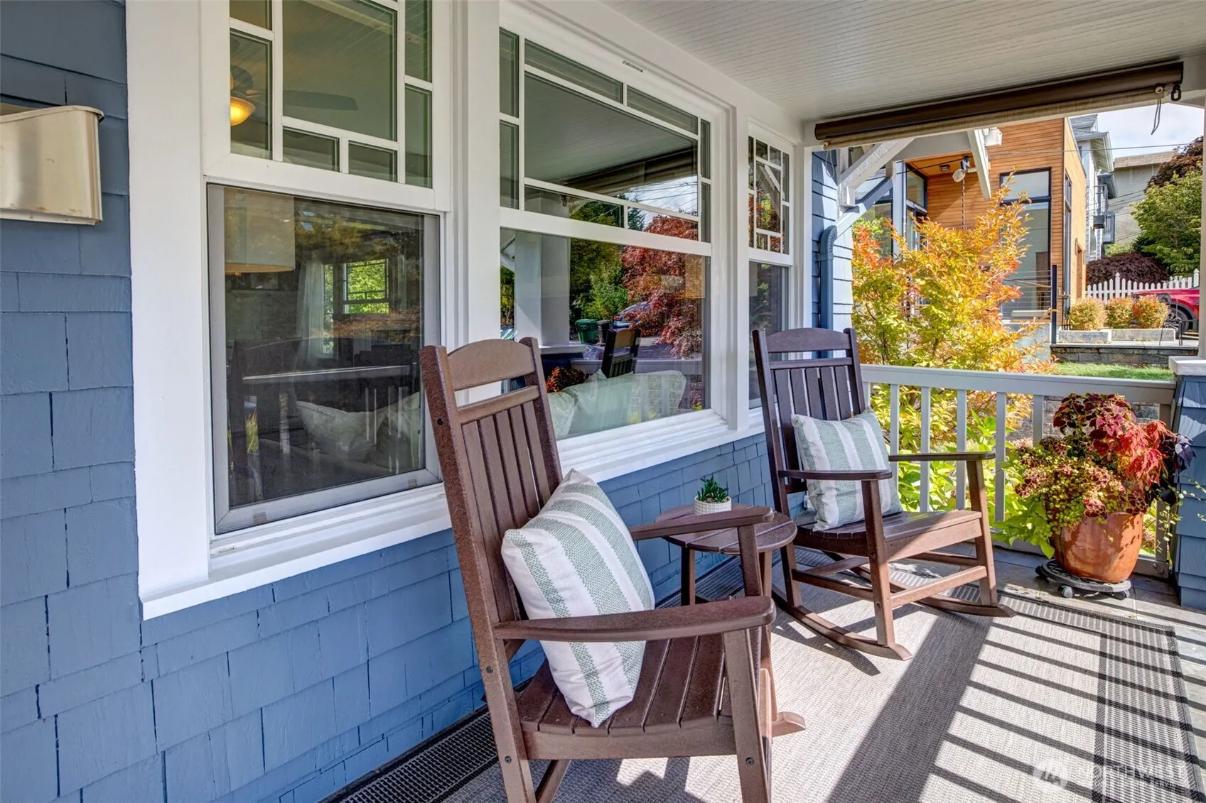 1834 N 54th Street , Seattle, WA 98103