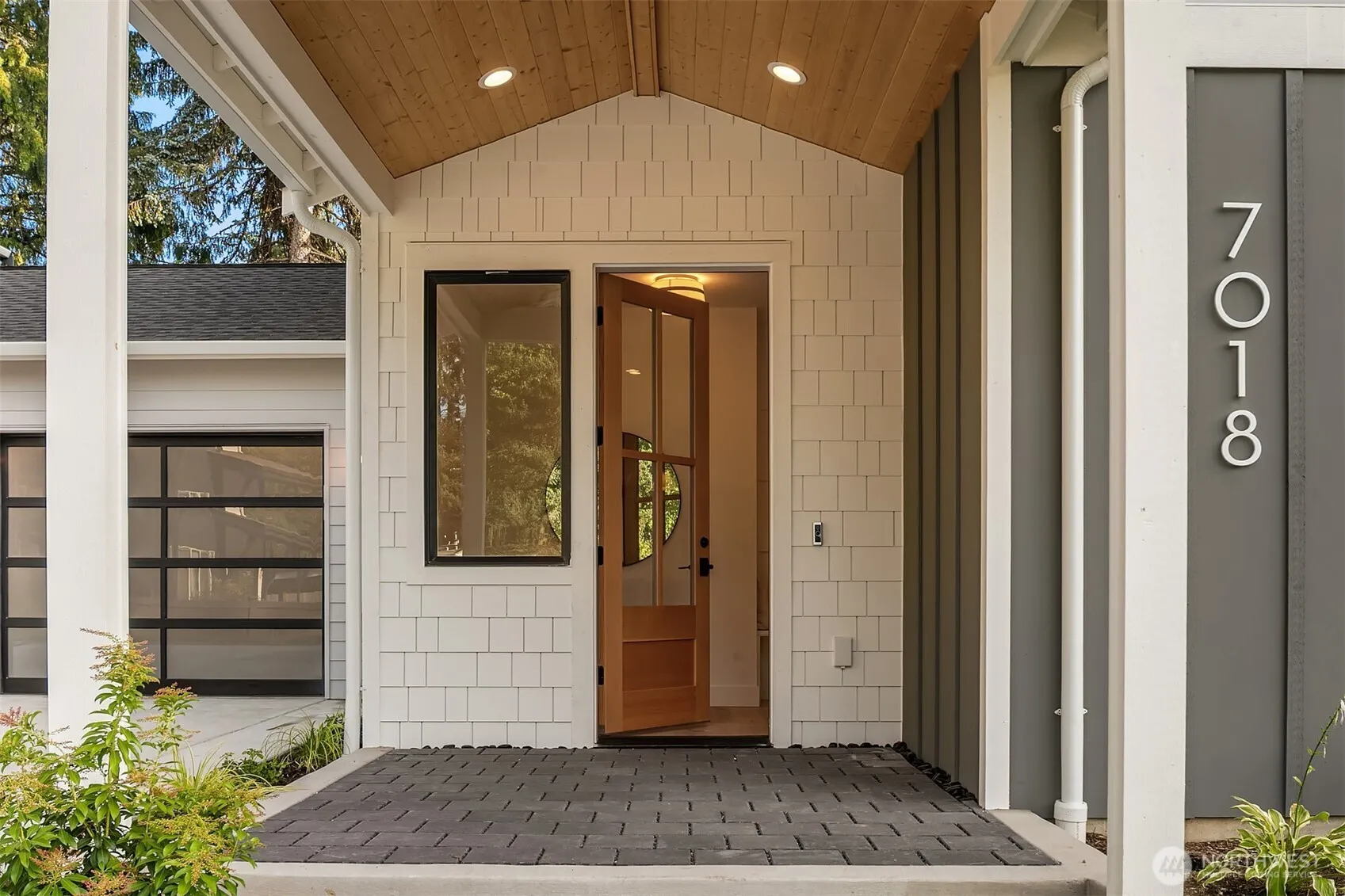 7018 127th Avenue NE, Kirkland, WA 98033