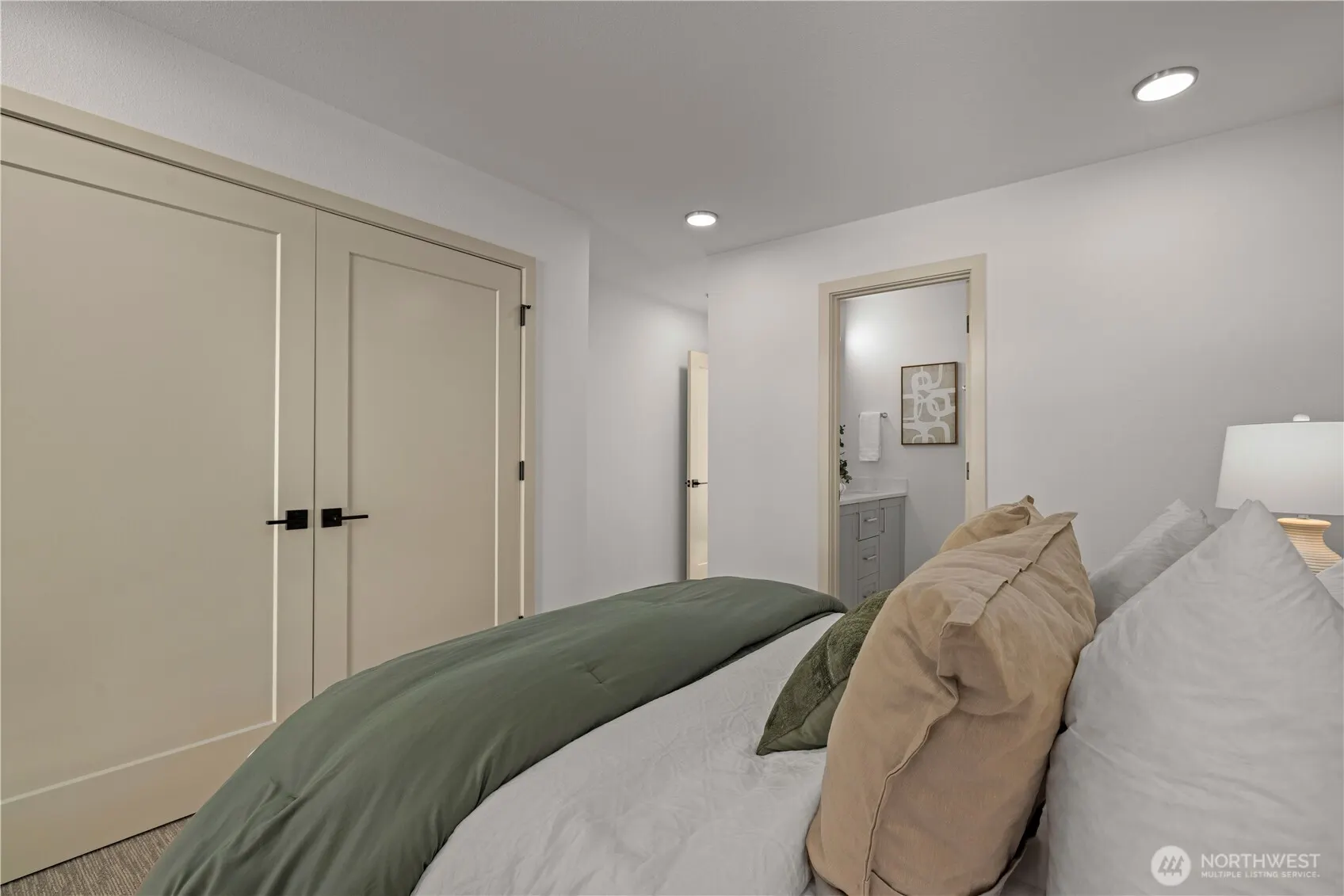 3607 Linden Avenue N, Seattle, WA 98103