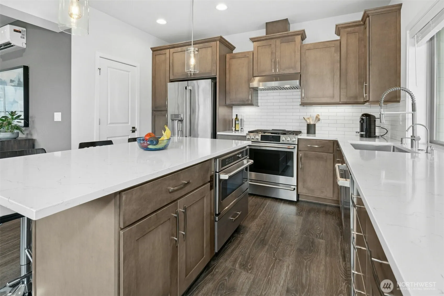 1048 7th Avenue NE, Issaquah, WA 98029