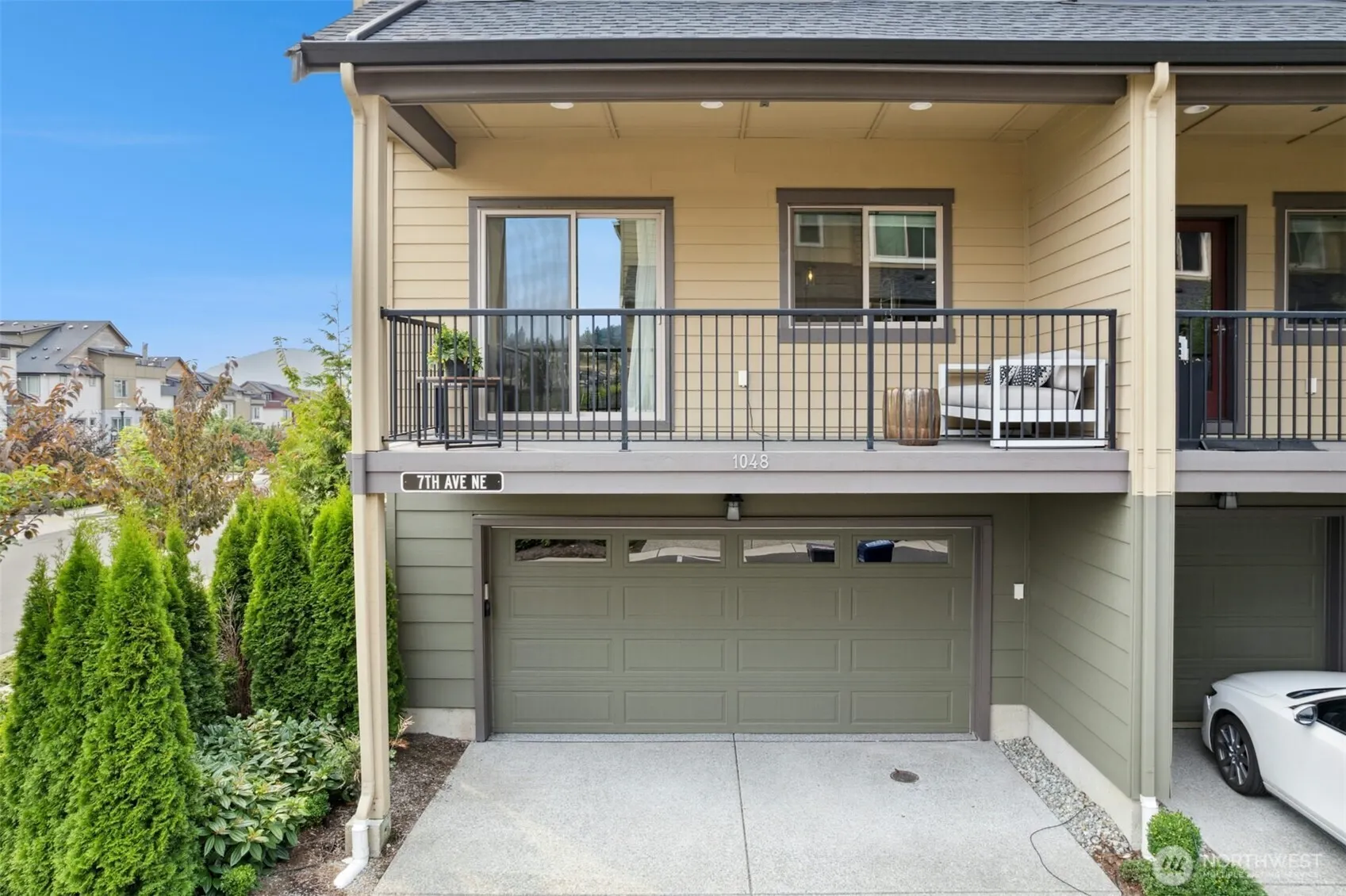 1048 7th Avenue NE, Issaquah, WA 98029
