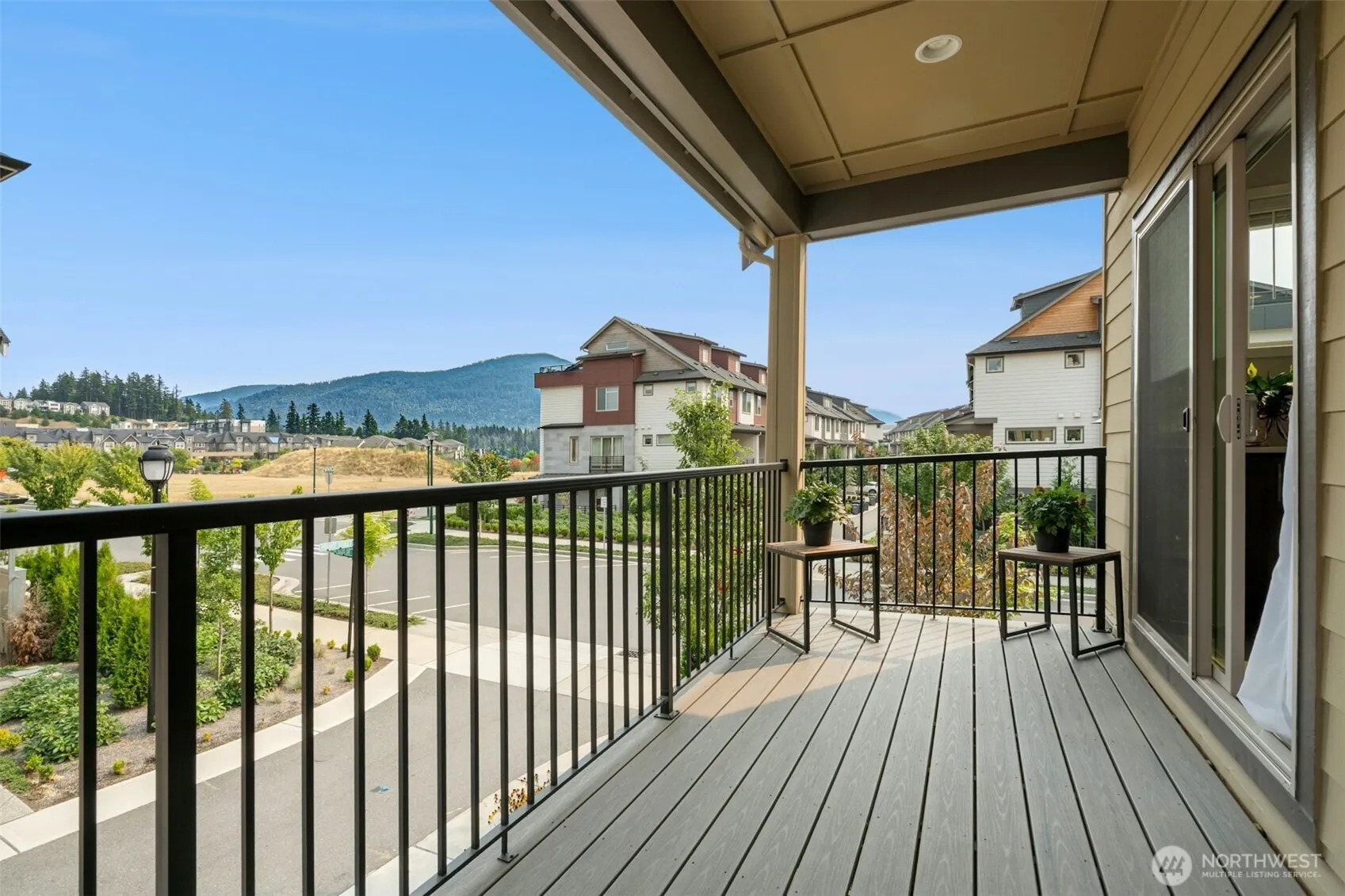 1048 7th Avenue NE, Issaquah, WA 98029