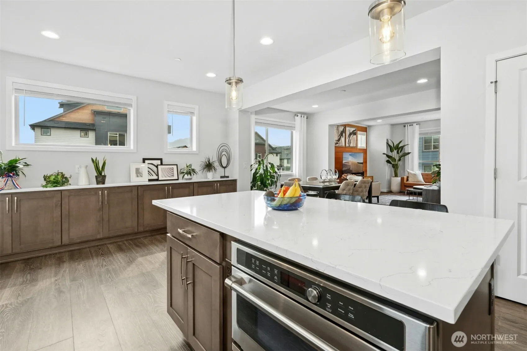 1048 7th Avenue NE, Issaquah, WA 98029