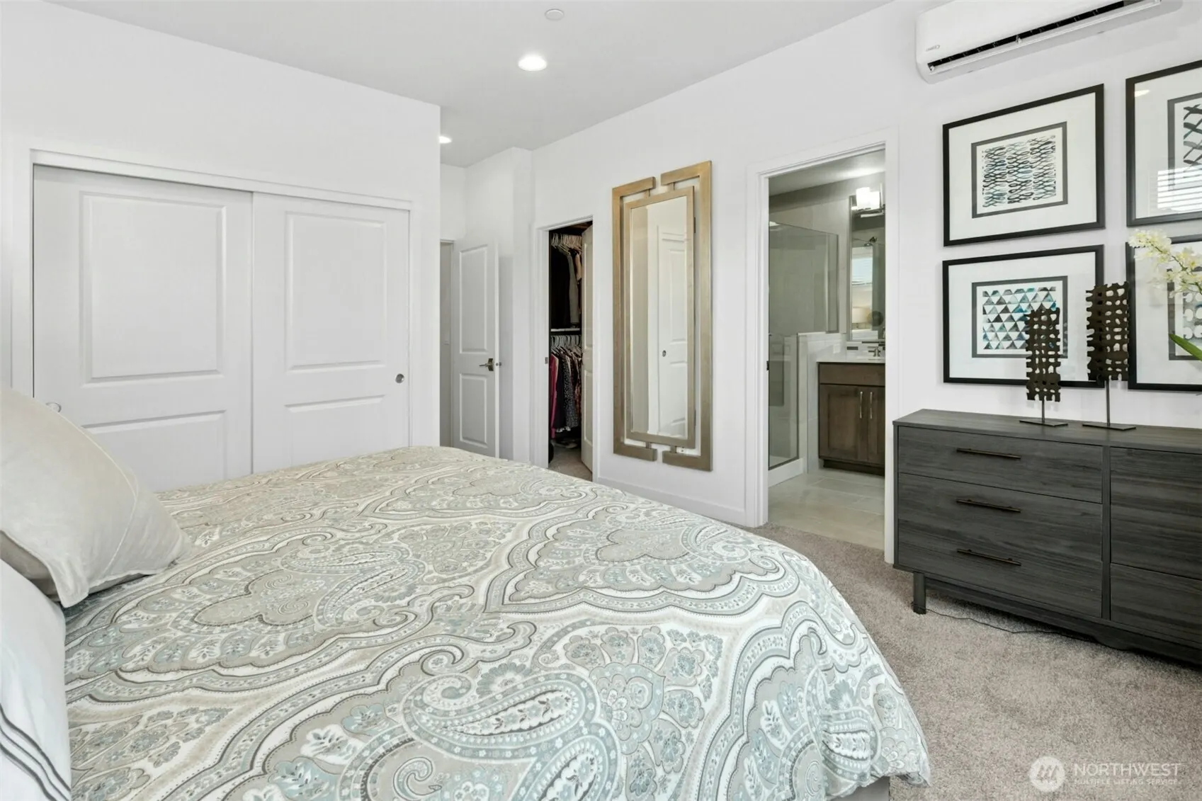 1048 7th Avenue NE, Issaquah, WA 98029