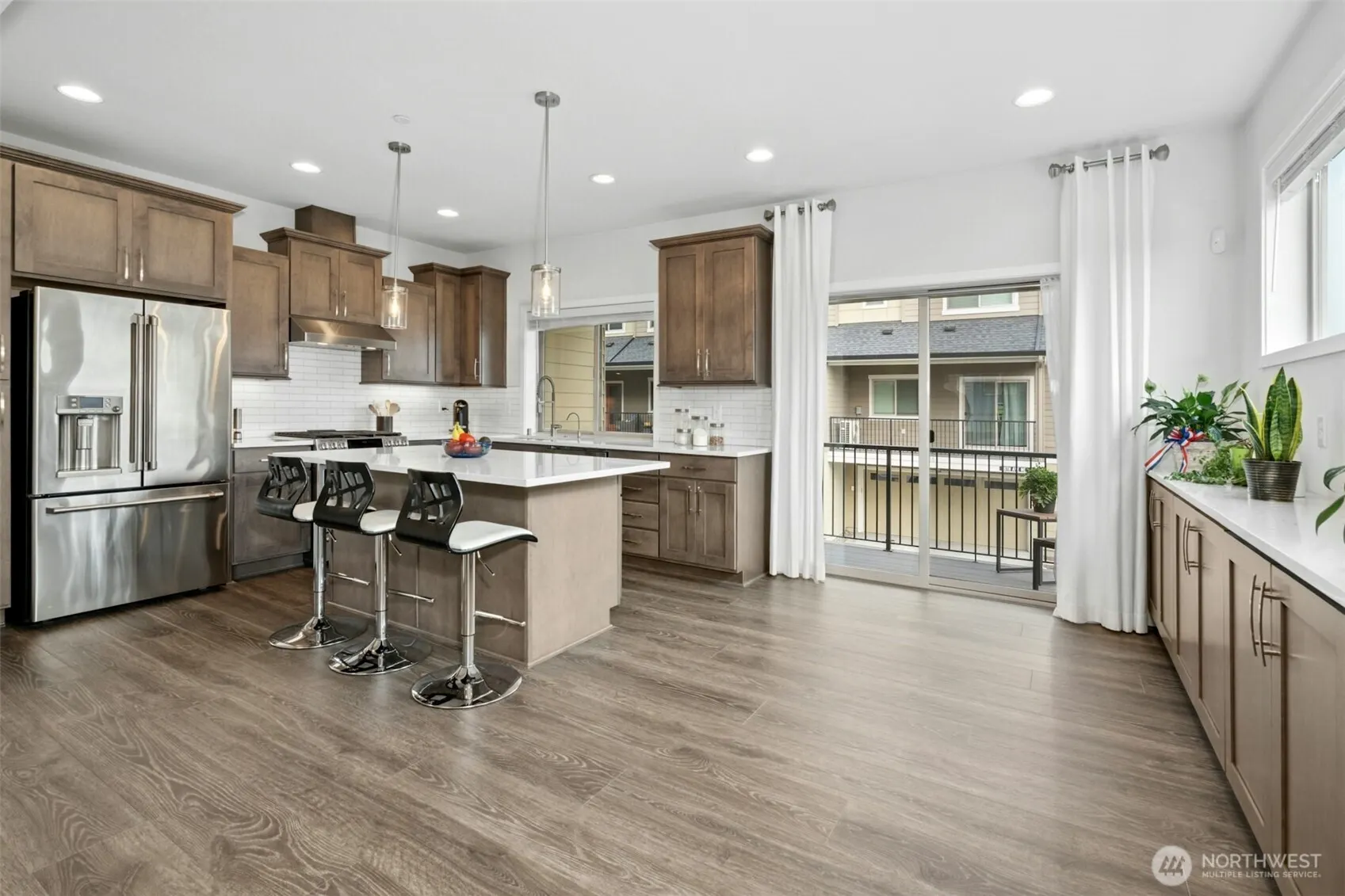 1048 7th Avenue NE, Issaquah, WA 98029