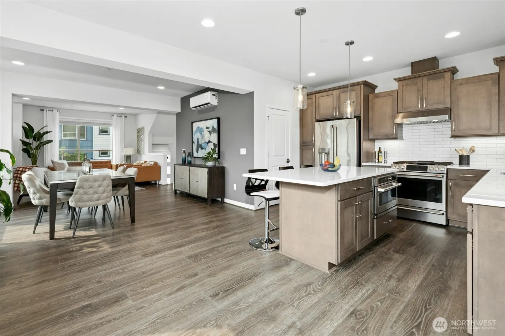 1048 7th Avenue NE, Issaquah, WA 98029