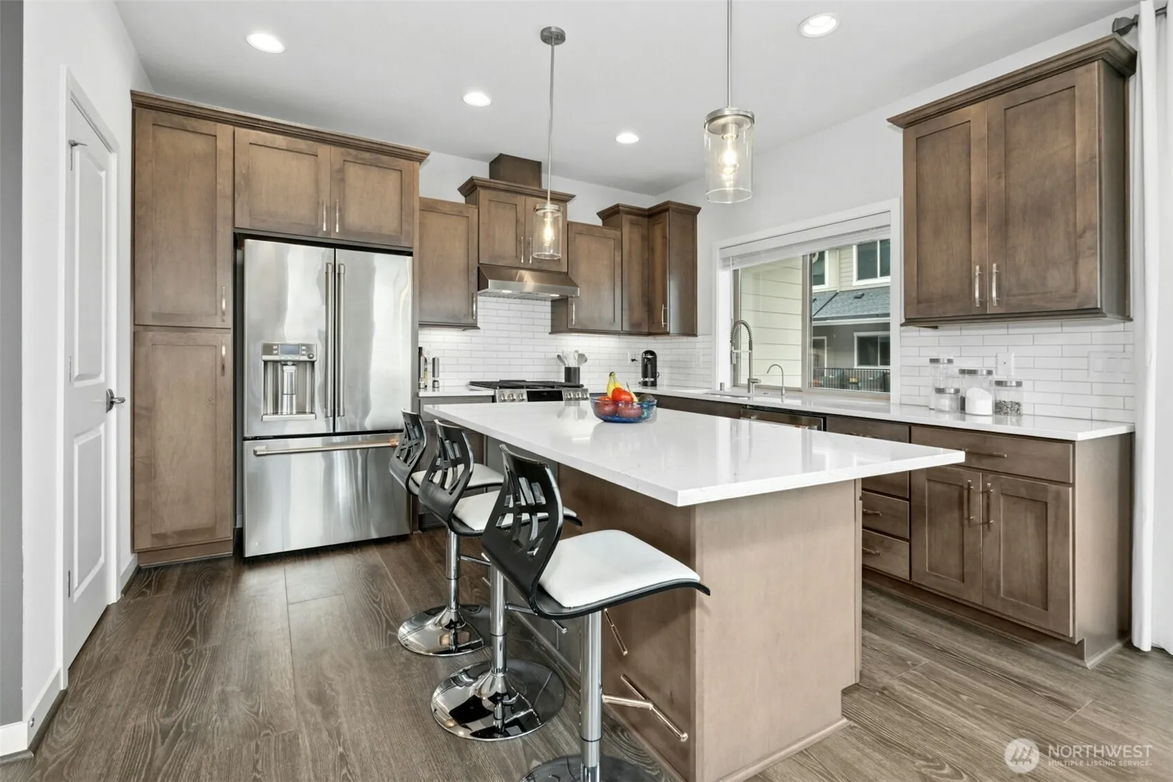 1048 7th Avenue NE, Issaquah, WA 98029