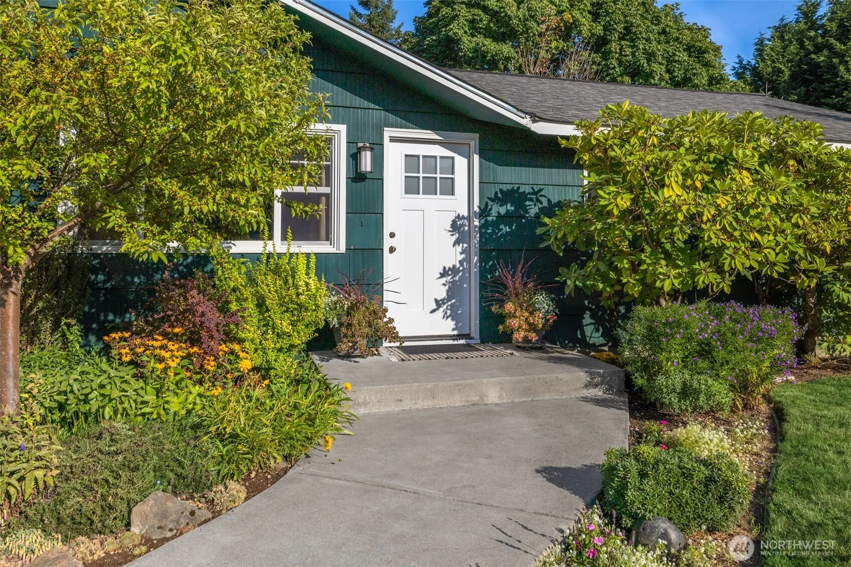 1300 Queen Avenue NE, Renton, WA 98056
