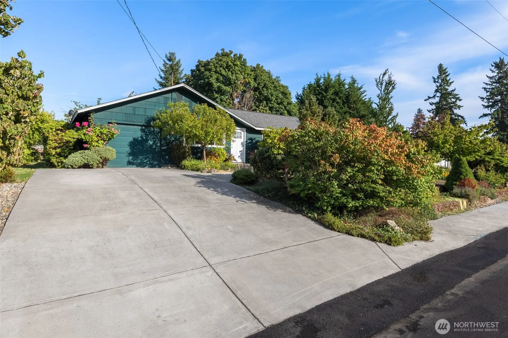 1300 Queen Avenue NE, Renton, WA 98056