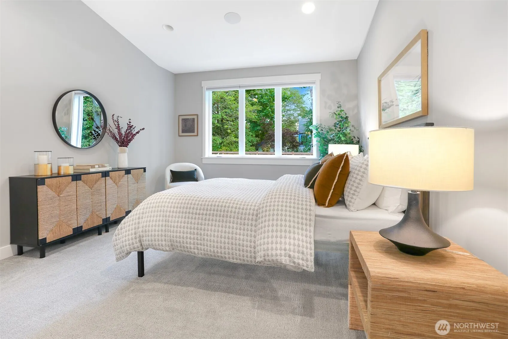 7560 30th Avenue NE, Seattle, WA 98115