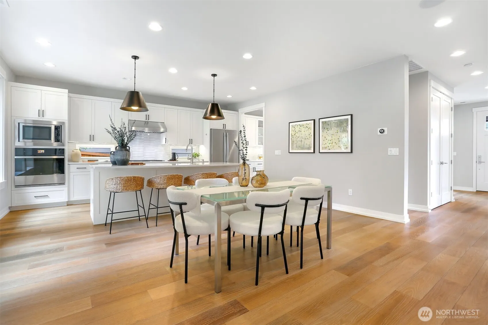 7560 30th Avenue NE, Seattle, WA 98115