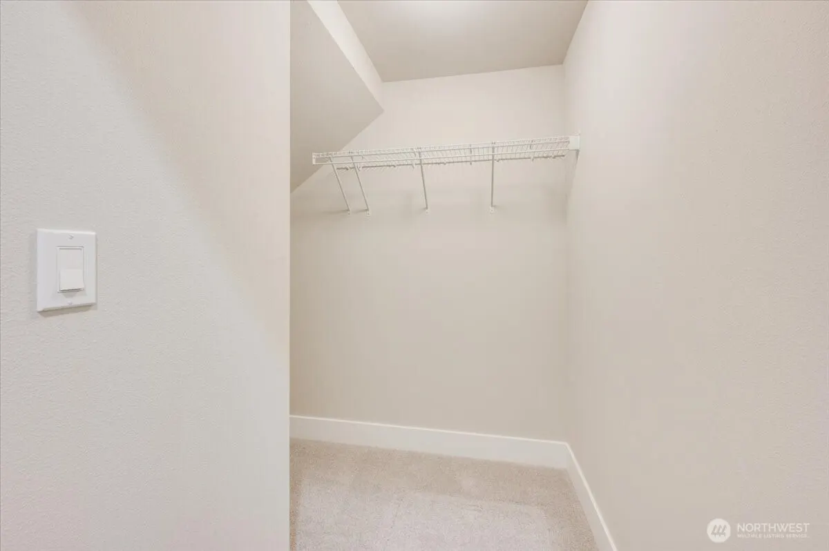 20914 99th Place S, Kent, WA 98031