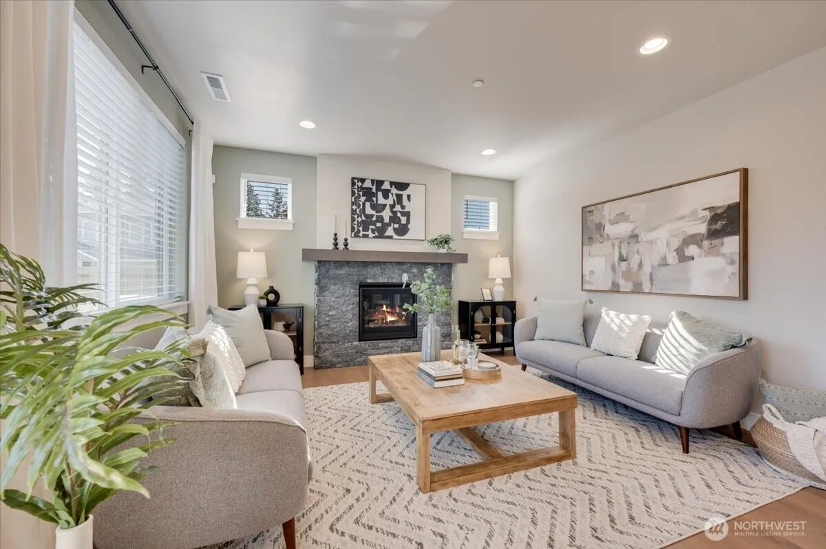 20914 99th Place S, Kent, WA 98031
