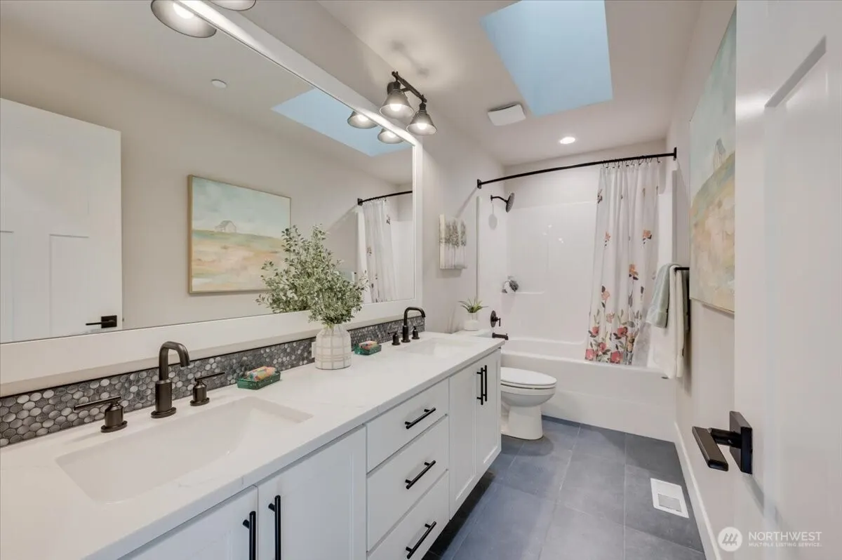 20914 99th Place S, Kent, WA 98031