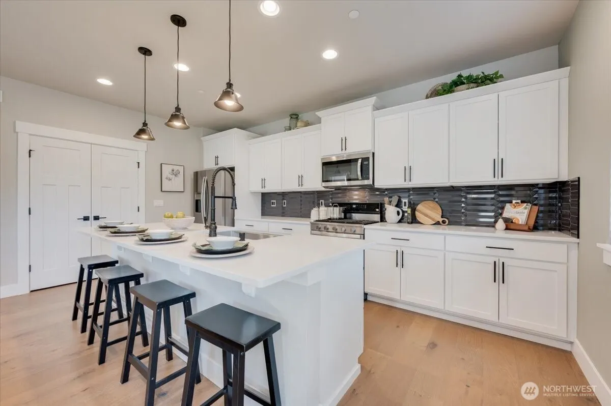 20914 99th Place S, Kent, WA 98031