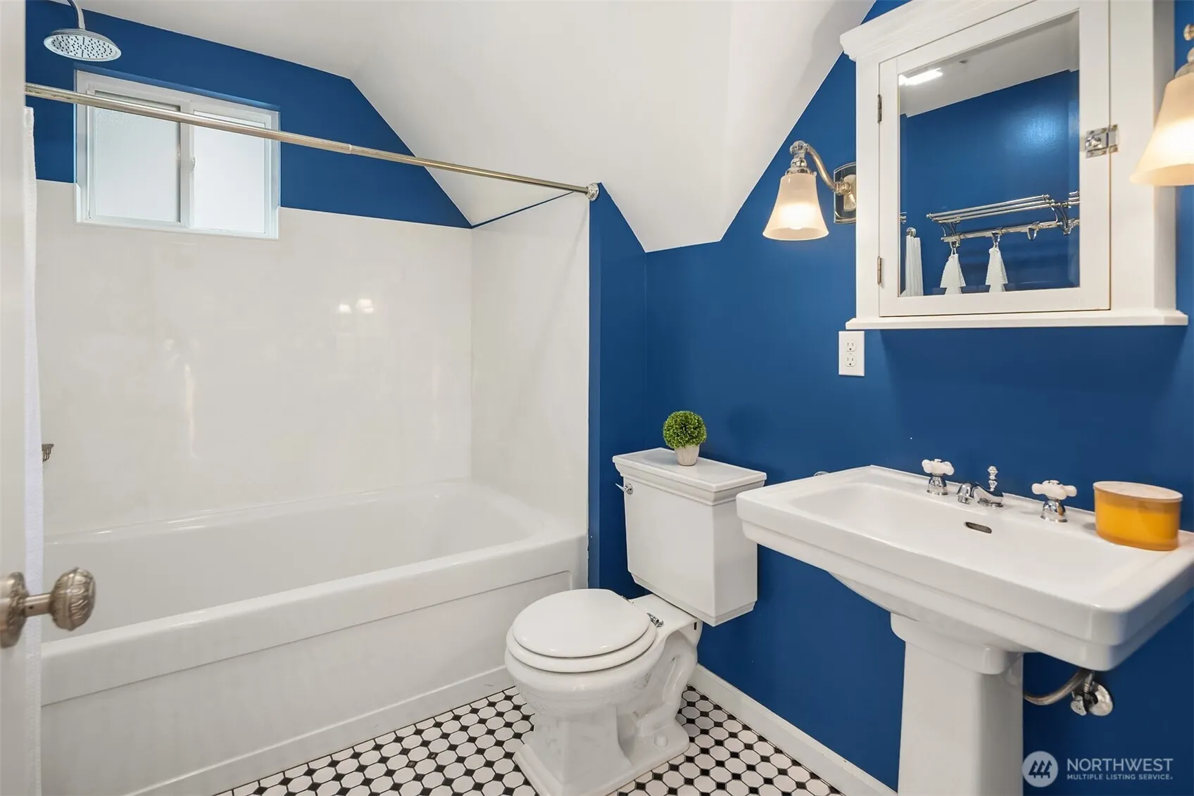 1629 22nd Avenue , Seattle, WA 98122
