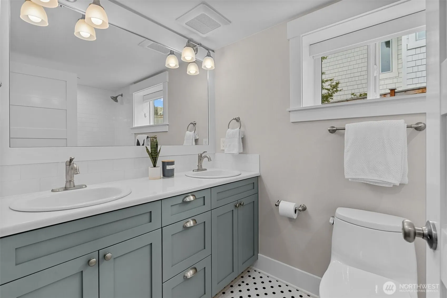 219 5th Avenue W, Kirkland, WA 98033