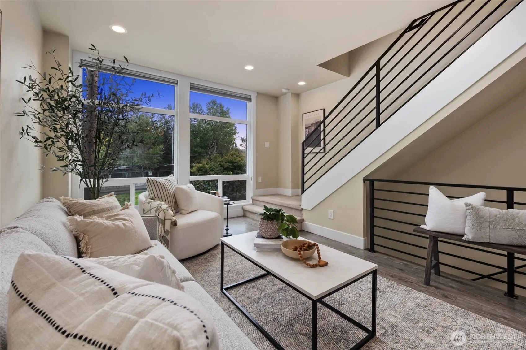 8517 7th Avenue S, Seattle, WA 98108-4379