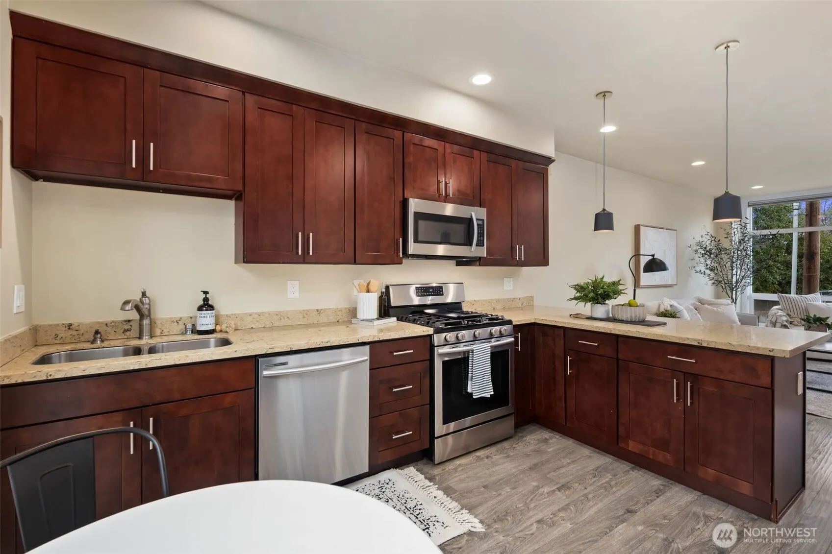 8517 7th Avenue S, Seattle, WA 98108-4379