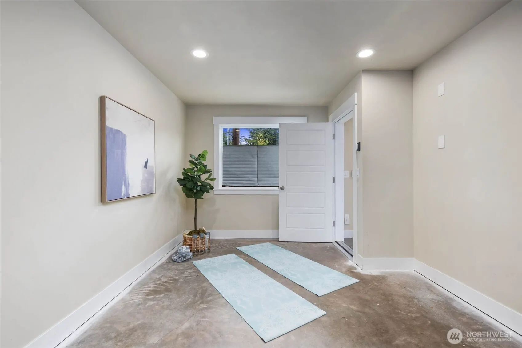 8517 7th Avenue S, Seattle, WA 98108-4379