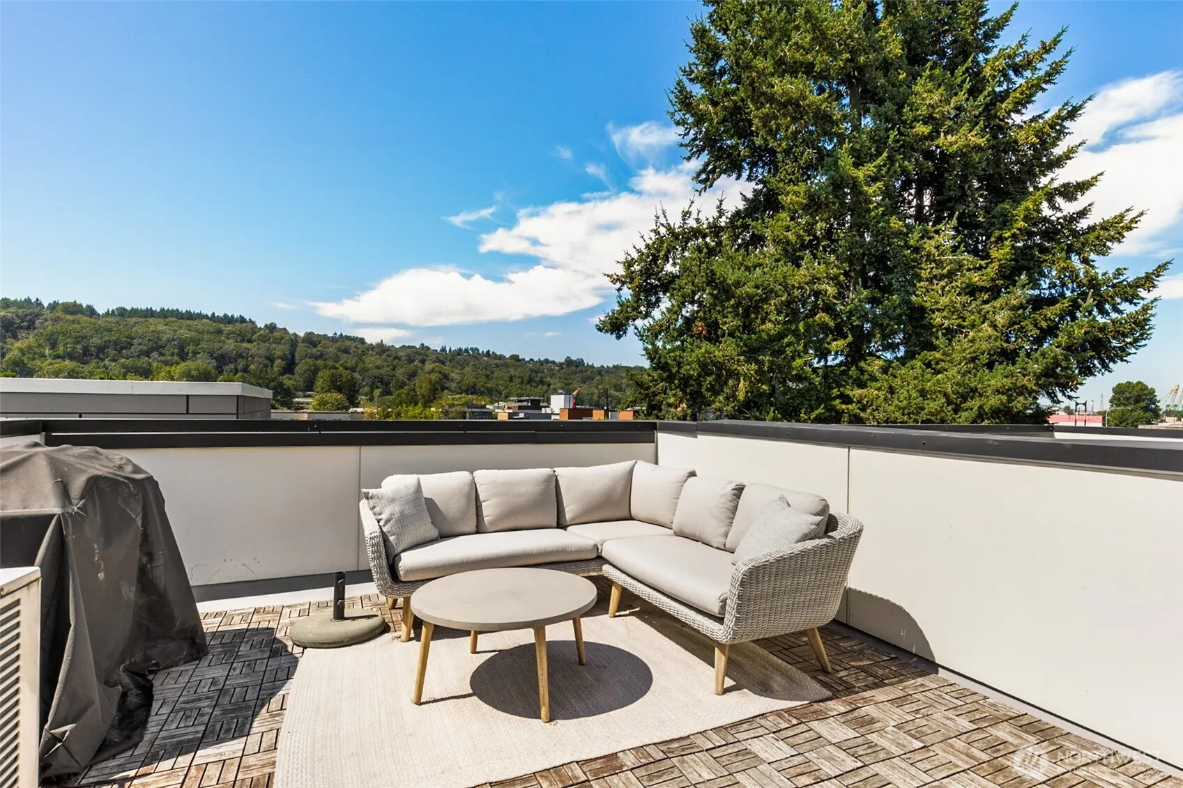 8517 7th Avenue S, Seattle, WA 98108-4379