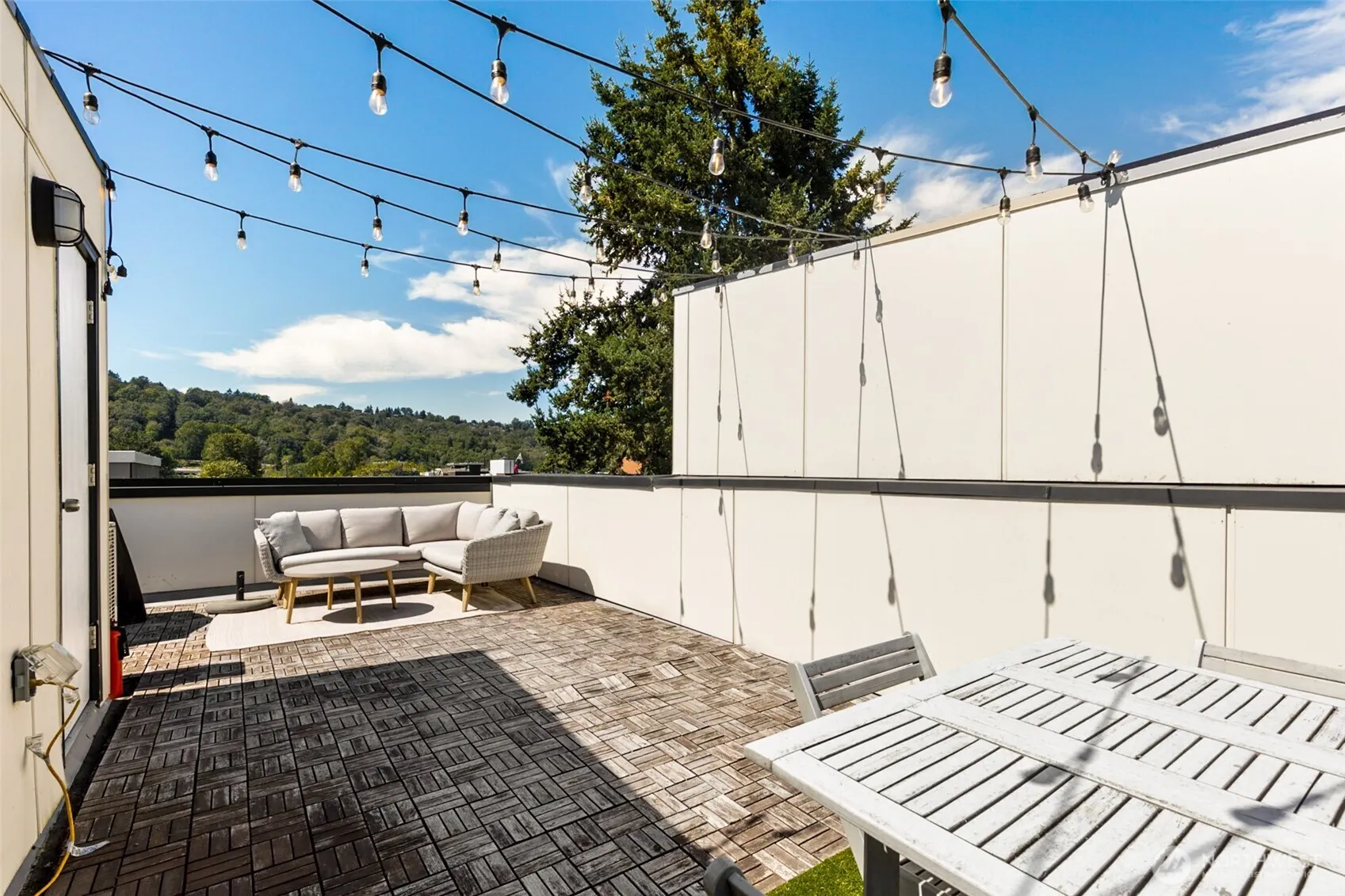 8517 7th Avenue S, Seattle, WA 98108-4379