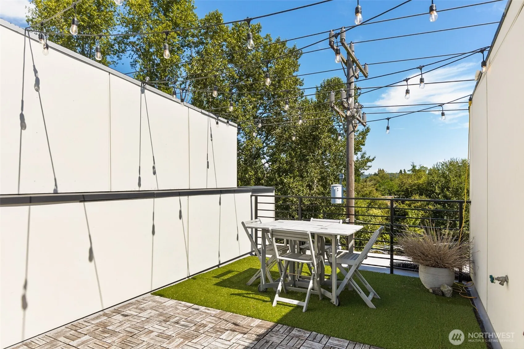 8517 7th Avenue S, Seattle, WA 98108-4379