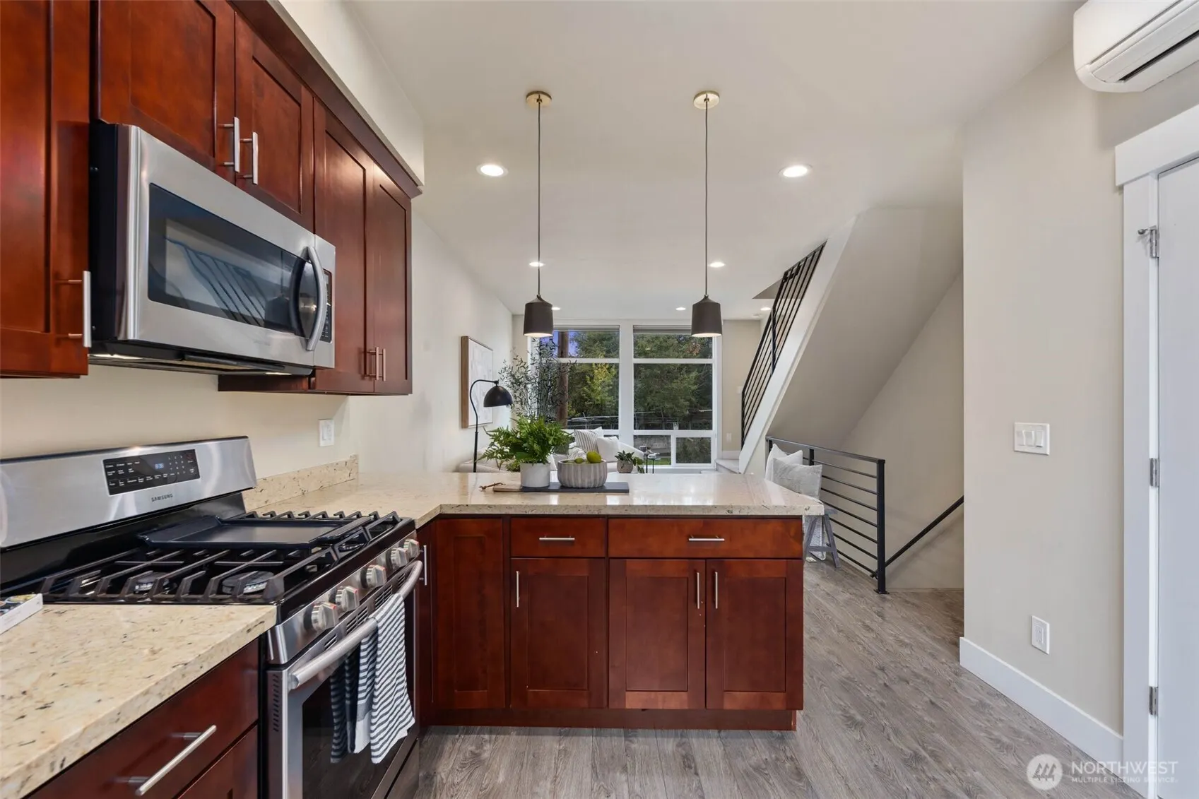 8517 7th Avenue S, Seattle, WA 98108-4379