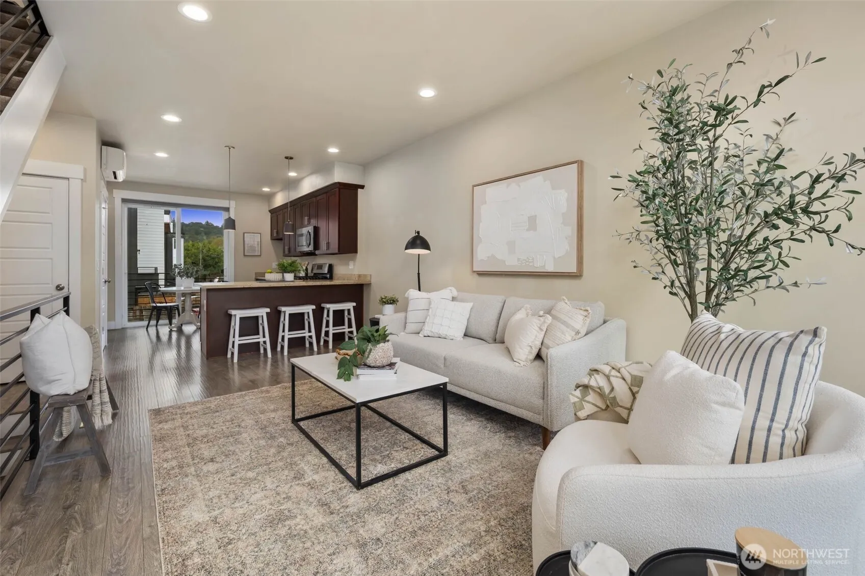 8517 7th Avenue S, Seattle, WA 98108-4379