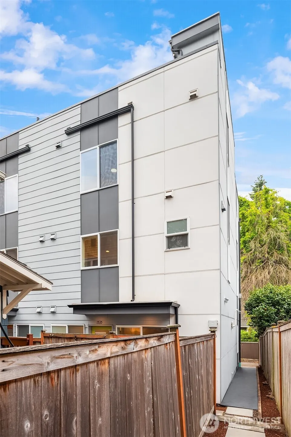 1535 NW 62nd Street , Seattle, WA 98107