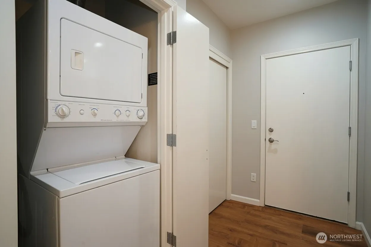 11004 NE 11th Street #301, Bellevue, WA 98004