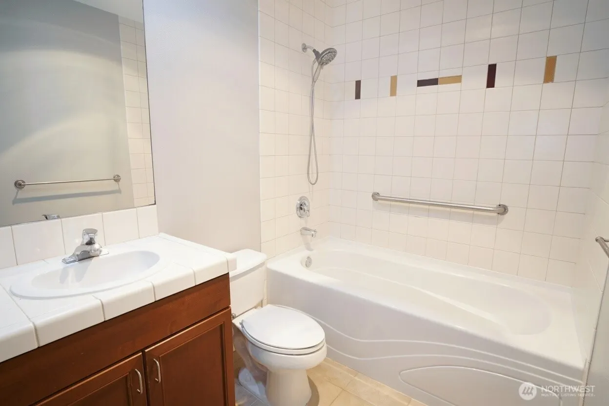 11004 NE 11th Street #301, Bellevue, WA 98004