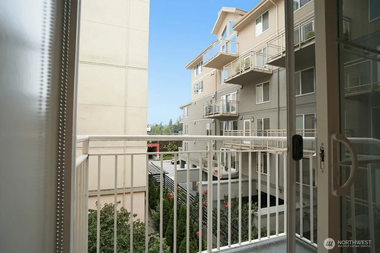 11004 NE 11th Street #301, Bellevue, WA 98004