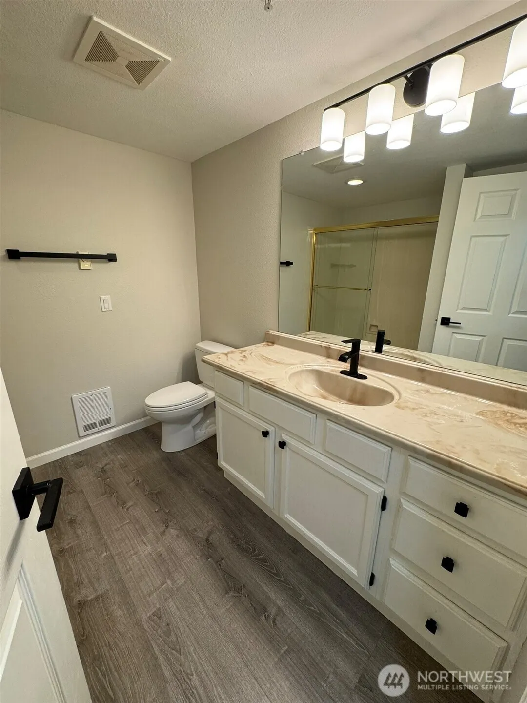 4109 SE 224th Lane #102, Issaquah, WA 98029