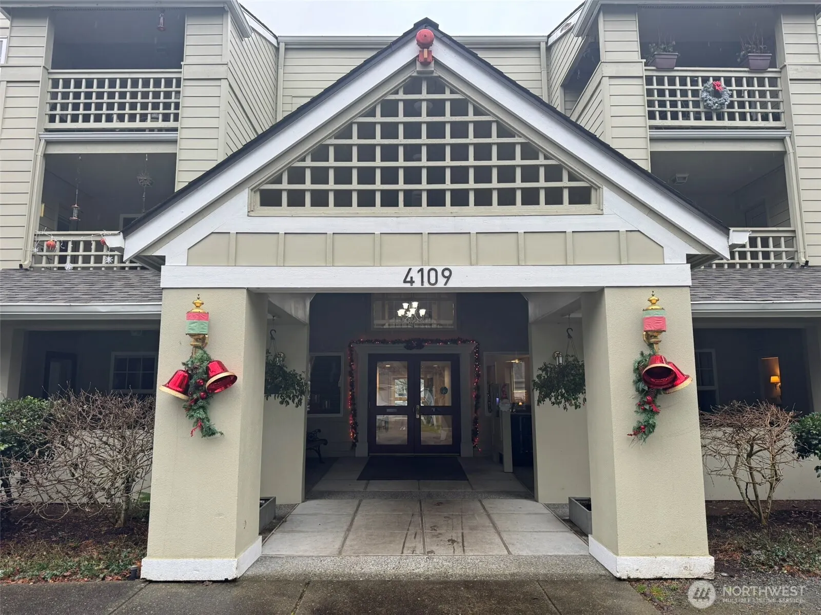4109 SE 224th Lane #102, Issaquah, WA 98029