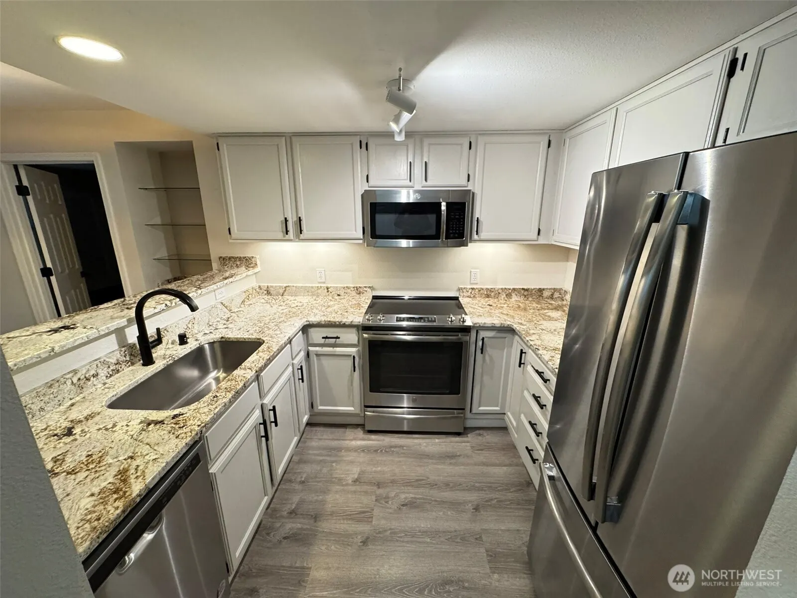 4109 SE 224th Lane #102, Issaquah, WA 98029