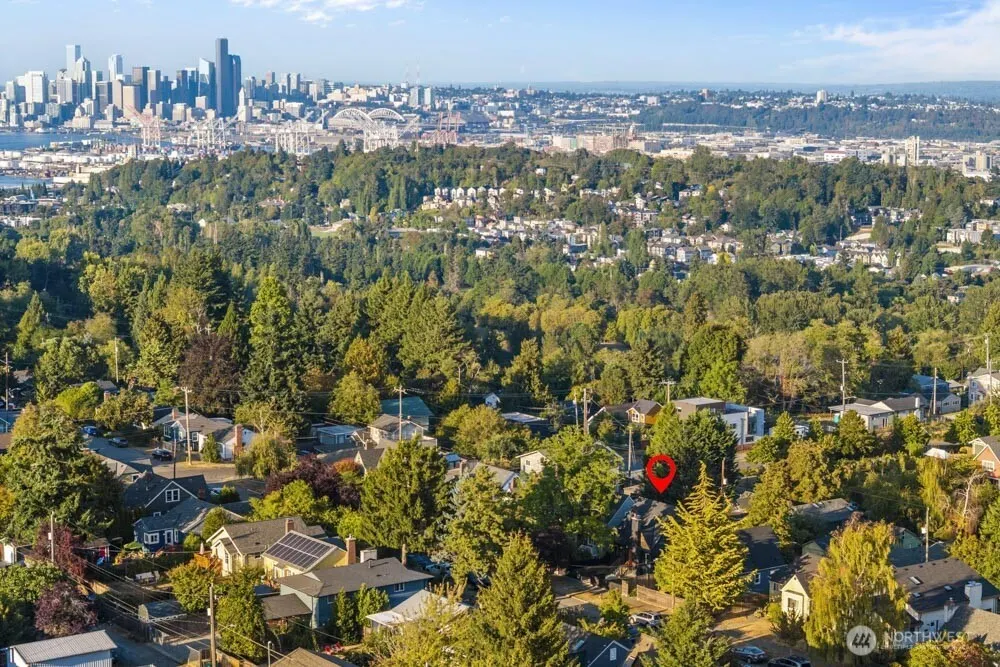 5926 34th Avenue SW, Seattle, WA 98126