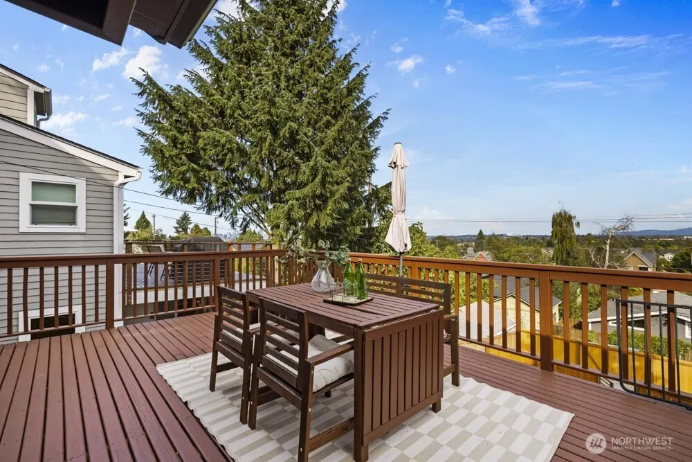5926 34th Avenue SW, Seattle, WA 98126