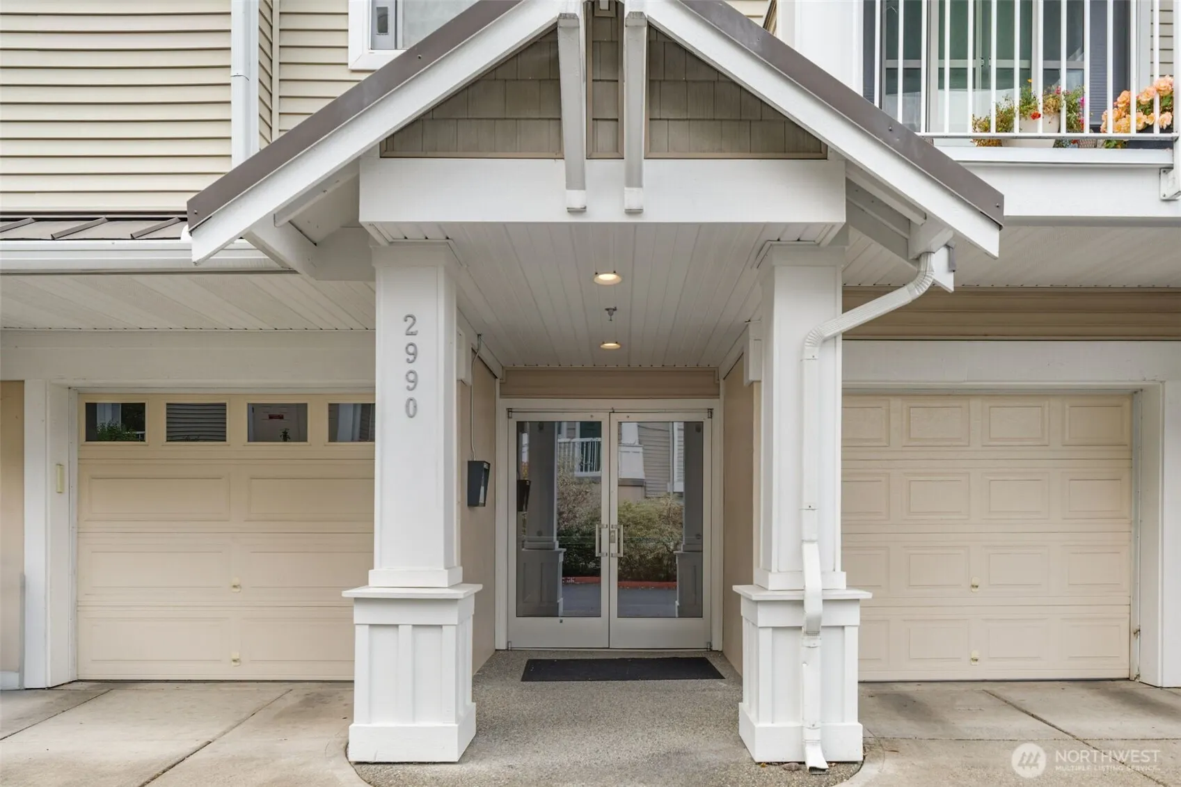 2990 SW Raymond Street #204, Seattle, WA 98126