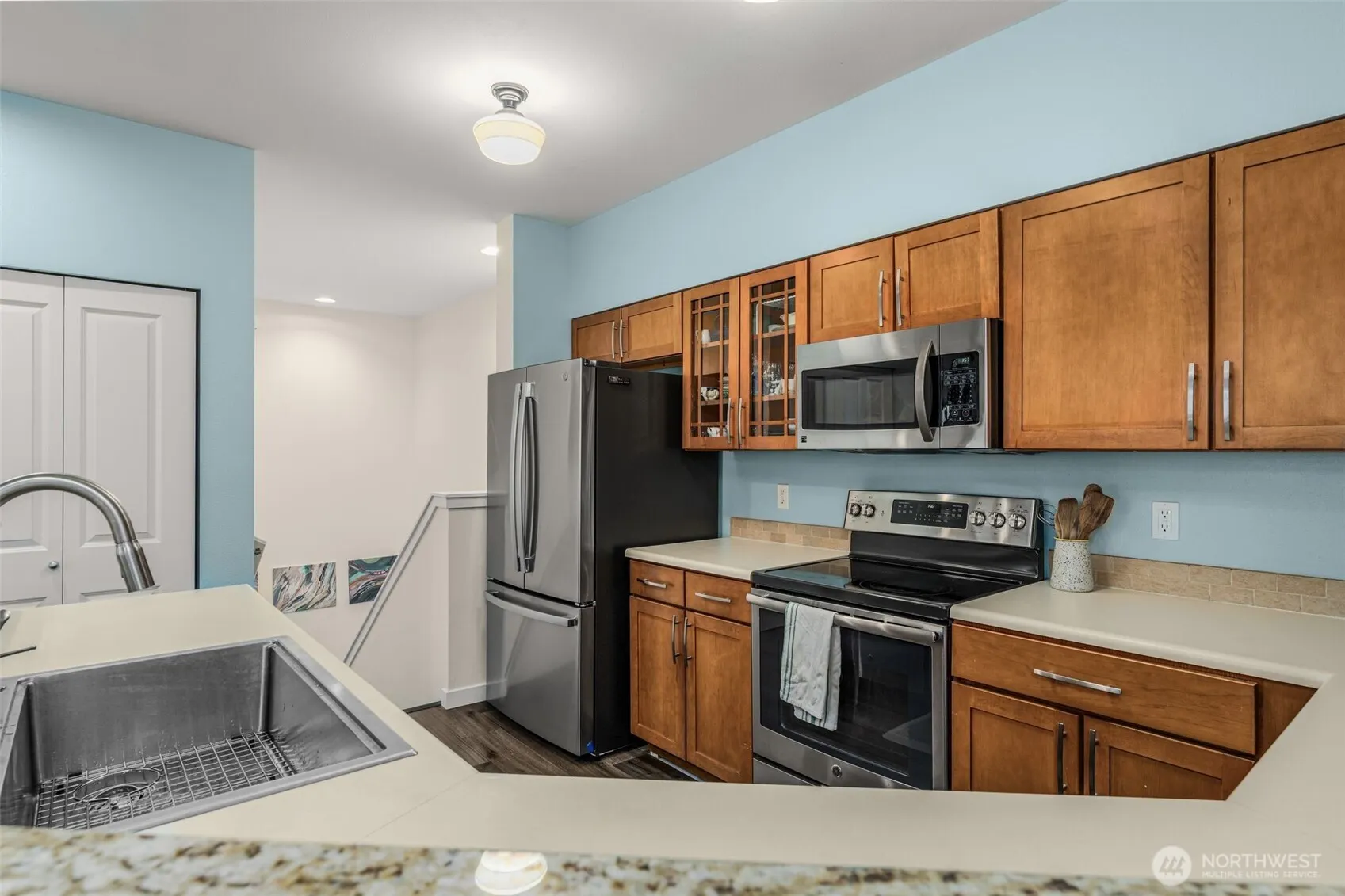 2990 SW Raymond Street #204, Seattle, WA 98126