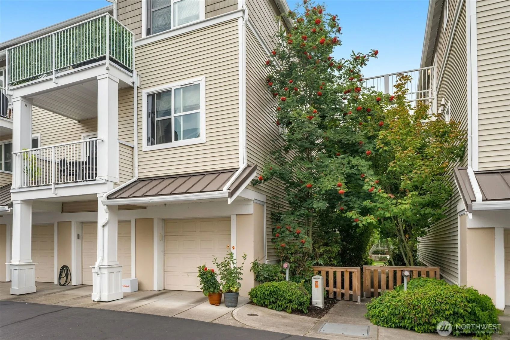 2990 SW Raymond Street #204, Seattle, WA 98126