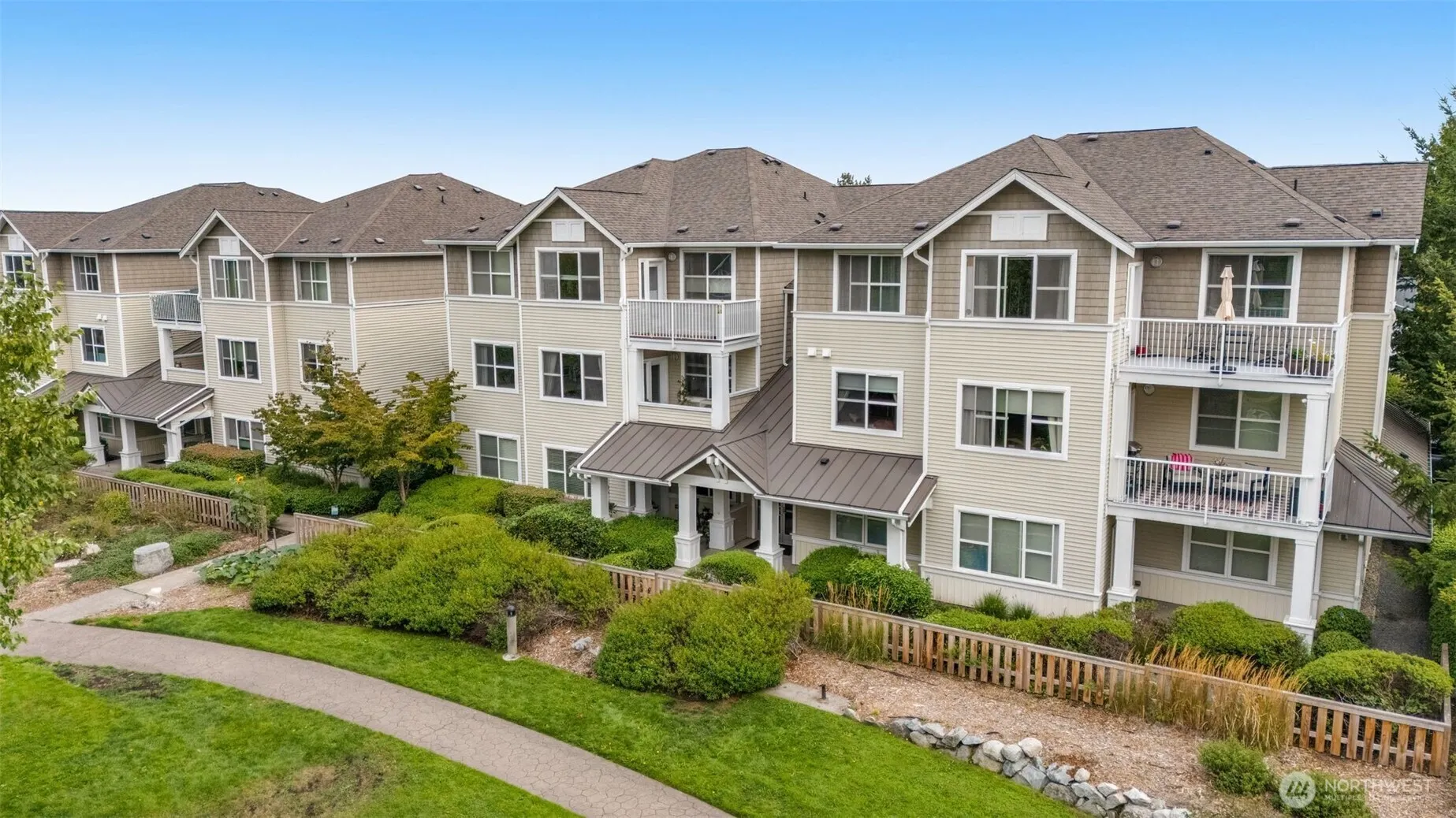 2990 SW Raymond Street #204, Seattle, WA 98126