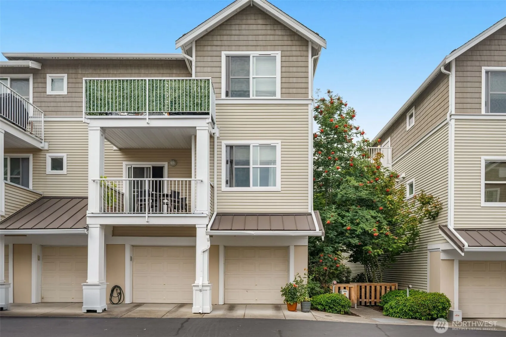 2990 SW Raymond Street #204, Seattle, WA 98126