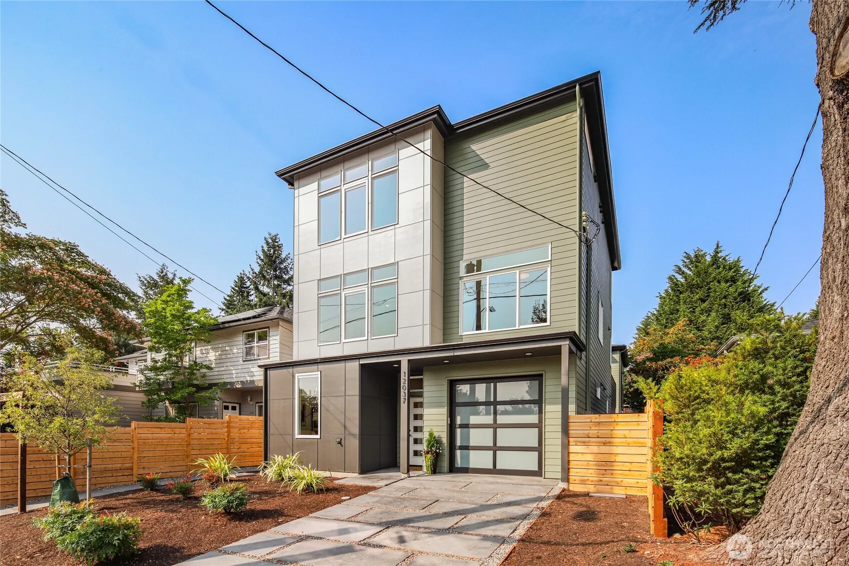 12037 Fremont Avenue N #1, Seattle, WA 98133