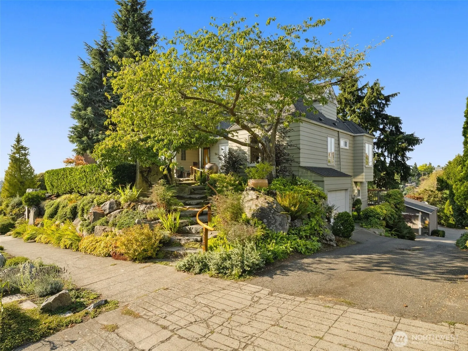 816 W Blaine Street , Seattle, WA 98119