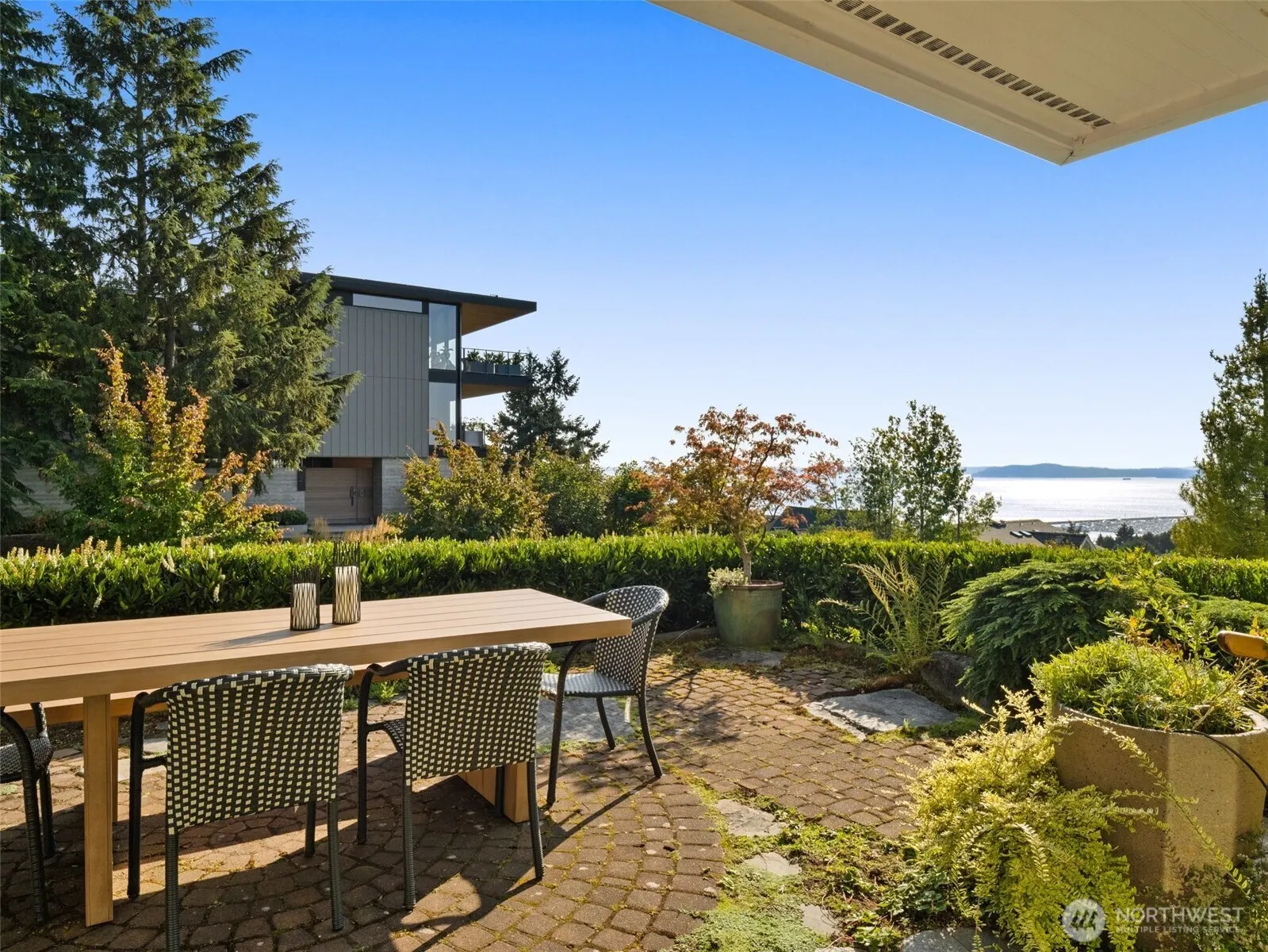 816 W Blaine Street , Seattle, WA 98119