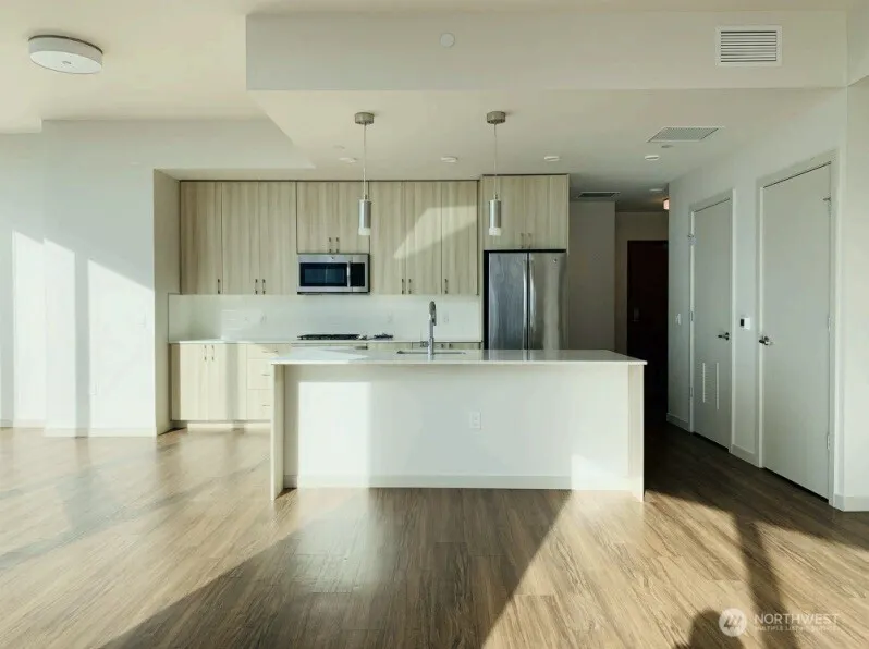 2015 2nd Avenue #2401, Seattle, WA 98121