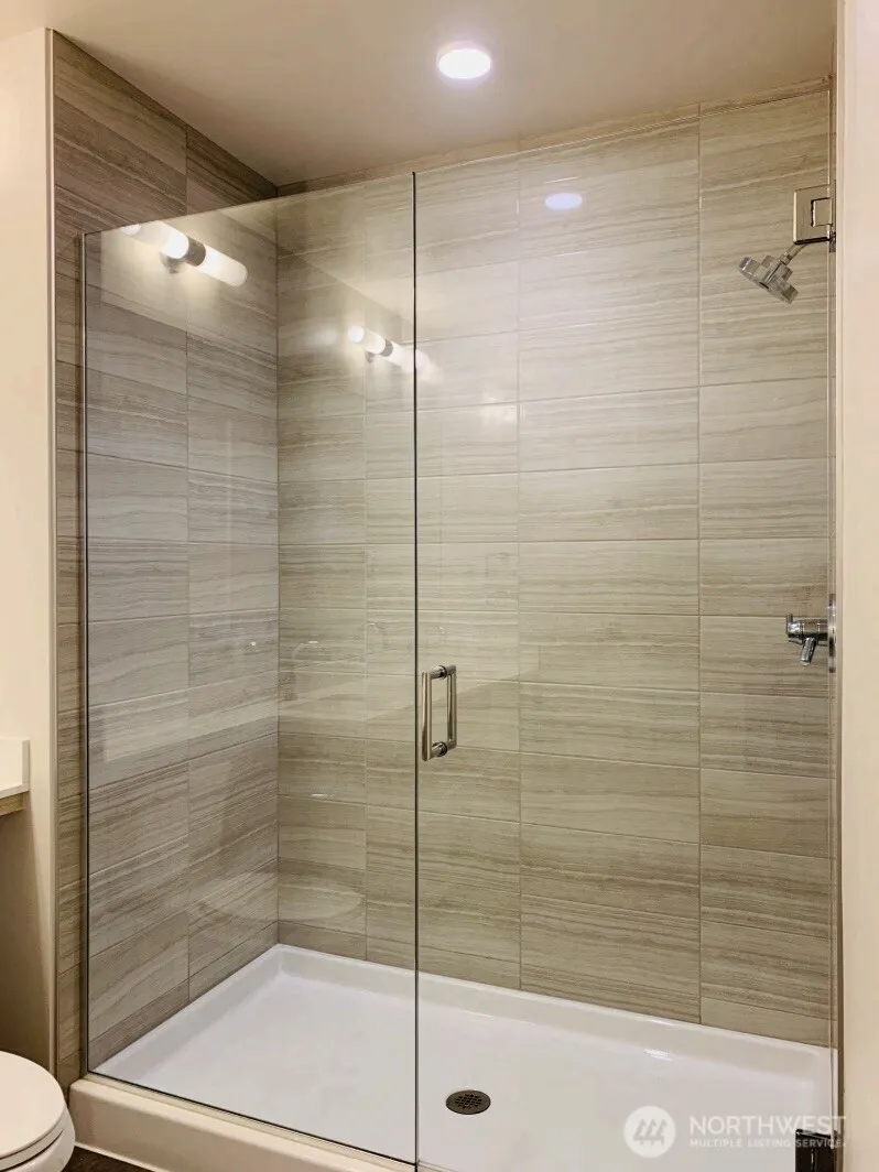 2015 2nd Avenue #2401, Seattle, WA 98121