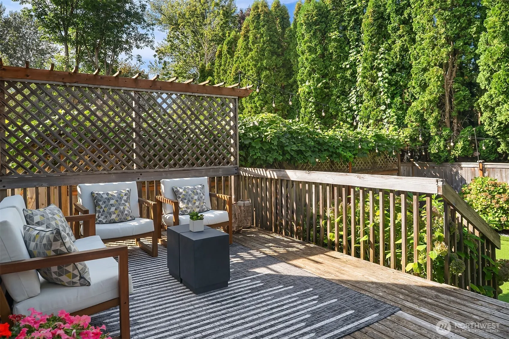 170 B NW Dogwood Street , Issaquah, WA 98027