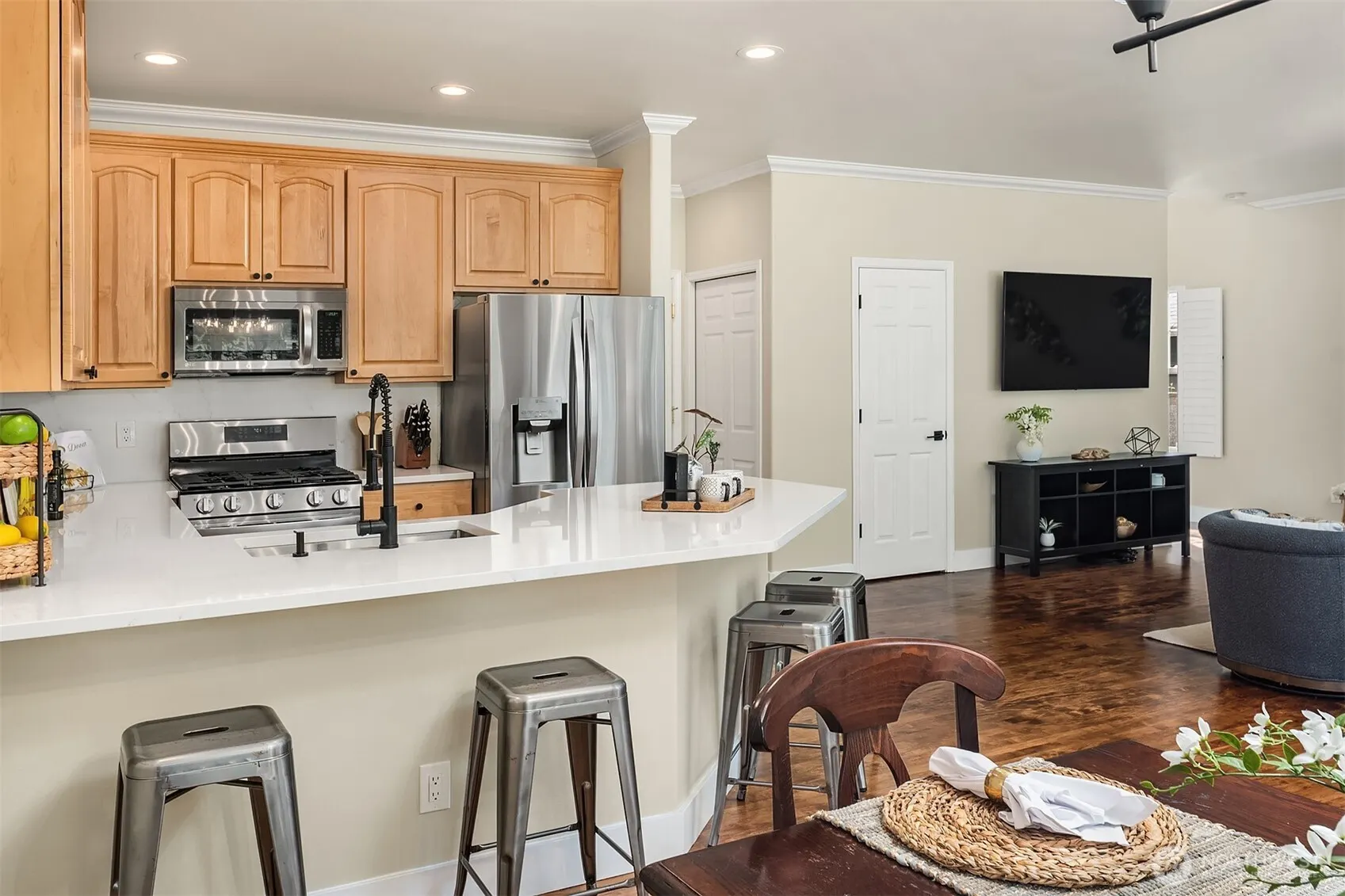 170 B NW Dogwood Street , Issaquah, WA 98027